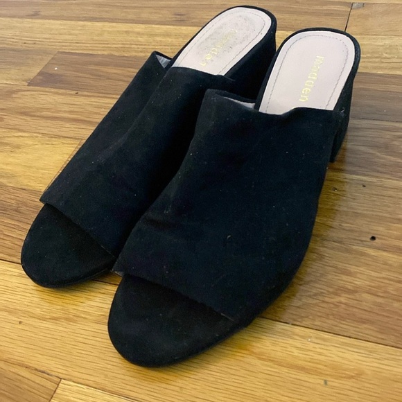 Madden Girl Women’s Black Velvet Slip On Heels Size 7 - Picture 1 of 7